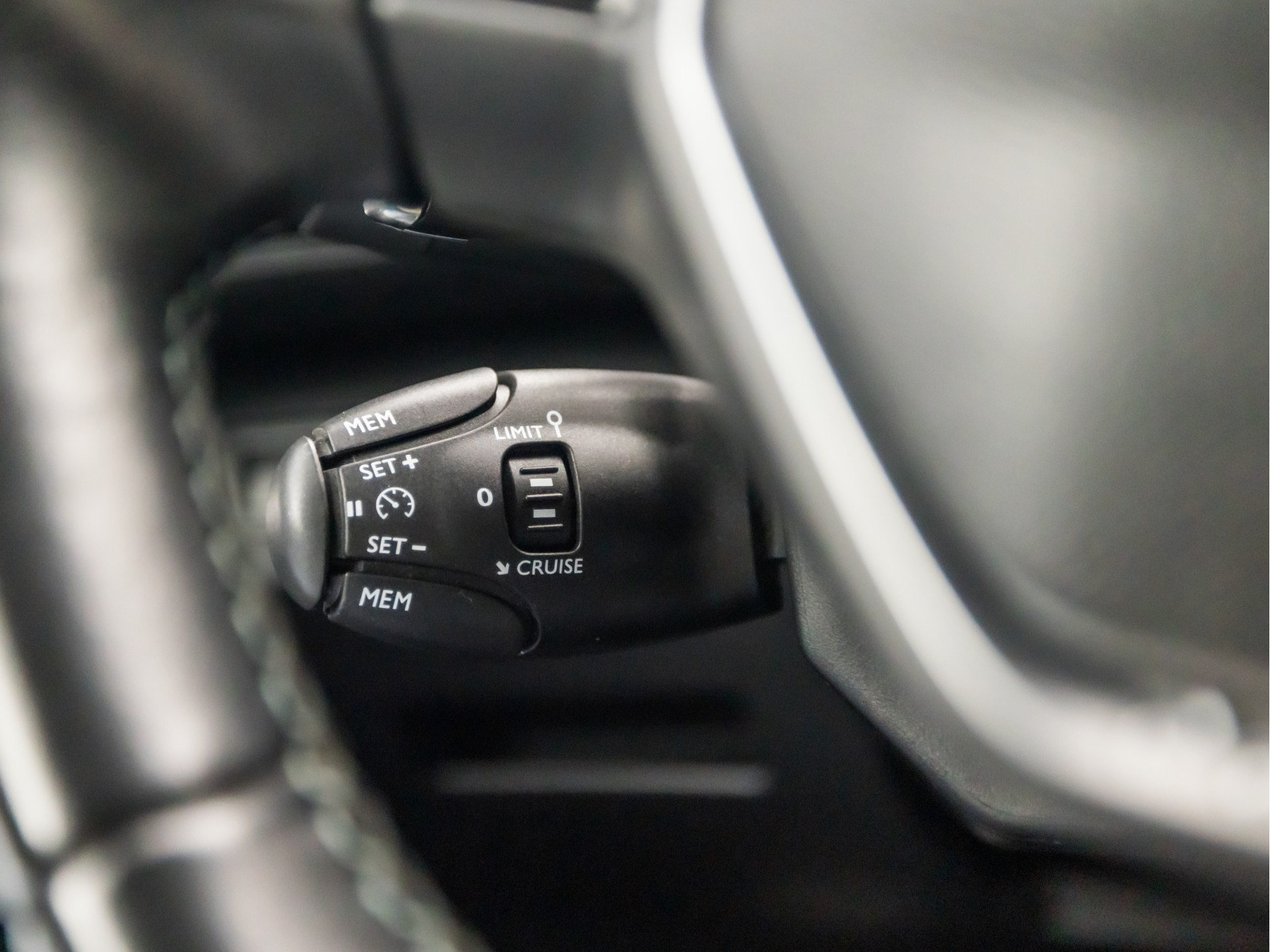 47540449-20.jpg